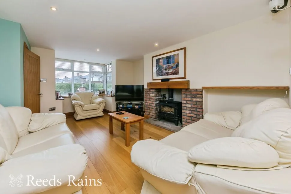 Lindrum Avenue, Lyme Green, SK11, photo 3