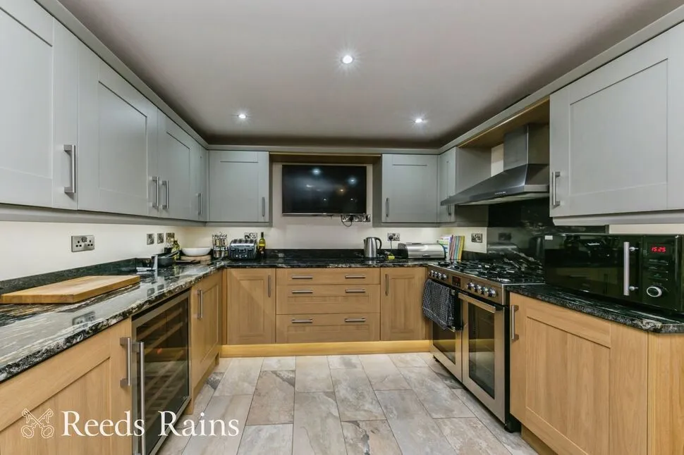 Lindrum Avenue, Lyme Green, SK11, photo 29