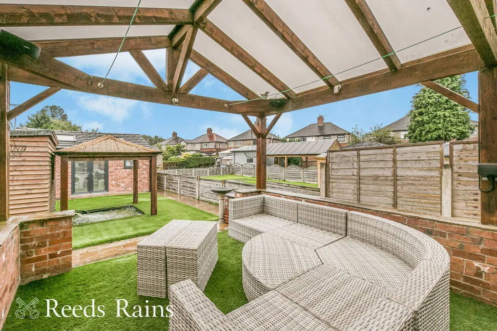 Lindrum Avenue, Lyme Green, SK11, photo 2
