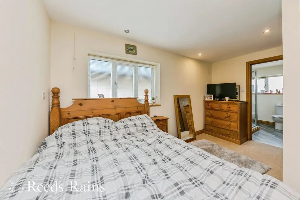 Lindrum Avenue, Lyme Green, SK11, photo 24