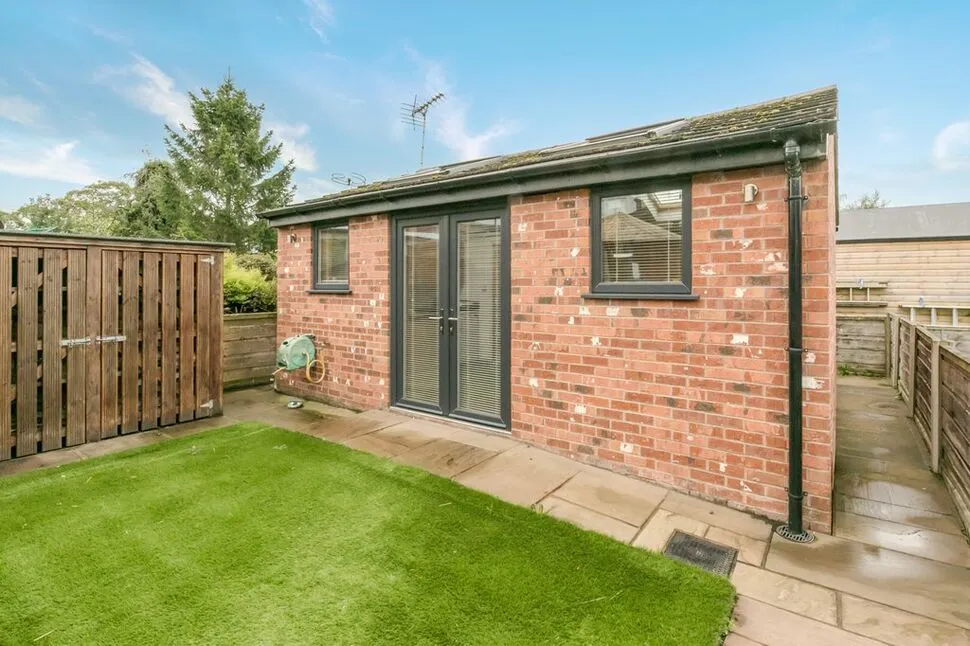Lindrum Avenue, Lyme Green, SK11, photo 32