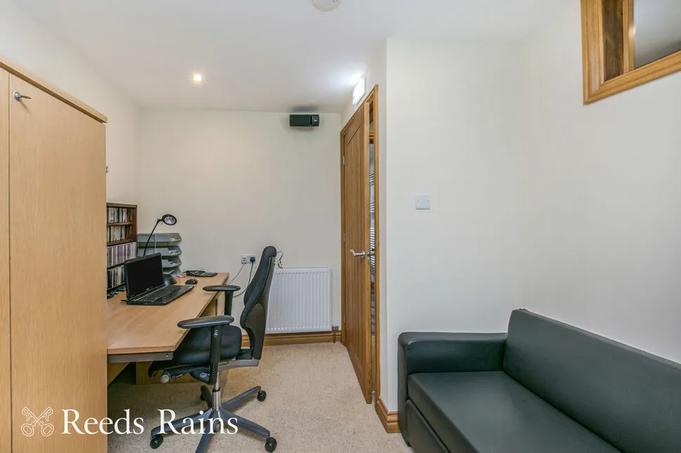 Lindrum Avenue, Lyme Green, SK11, photo 28