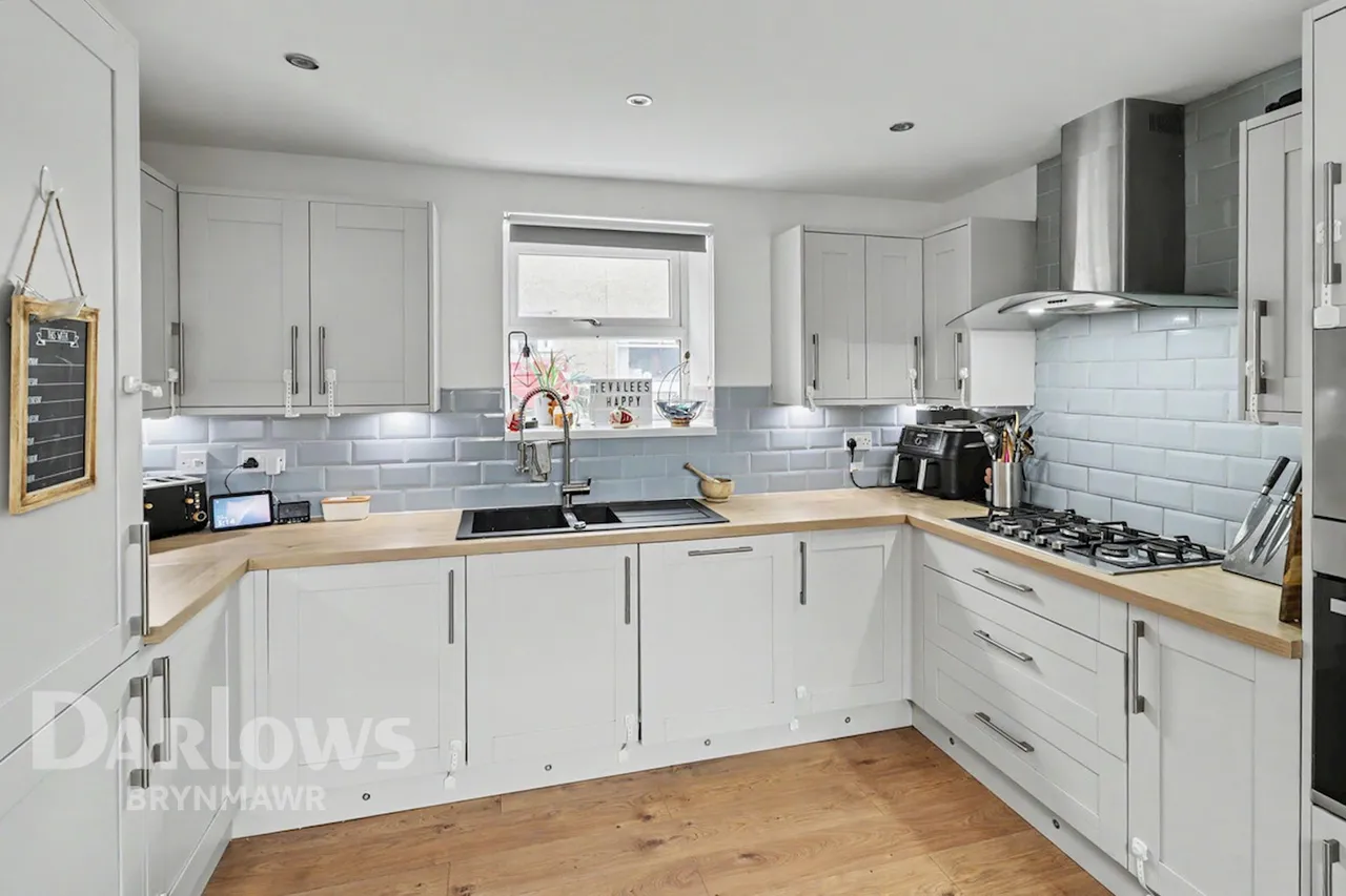 King Street, Brynmawr, photo 3