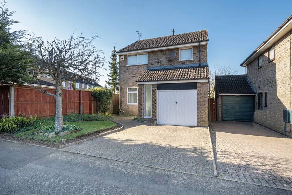 3 bed house for sale — Bracken Drive, Rugby, CV22 6SL
