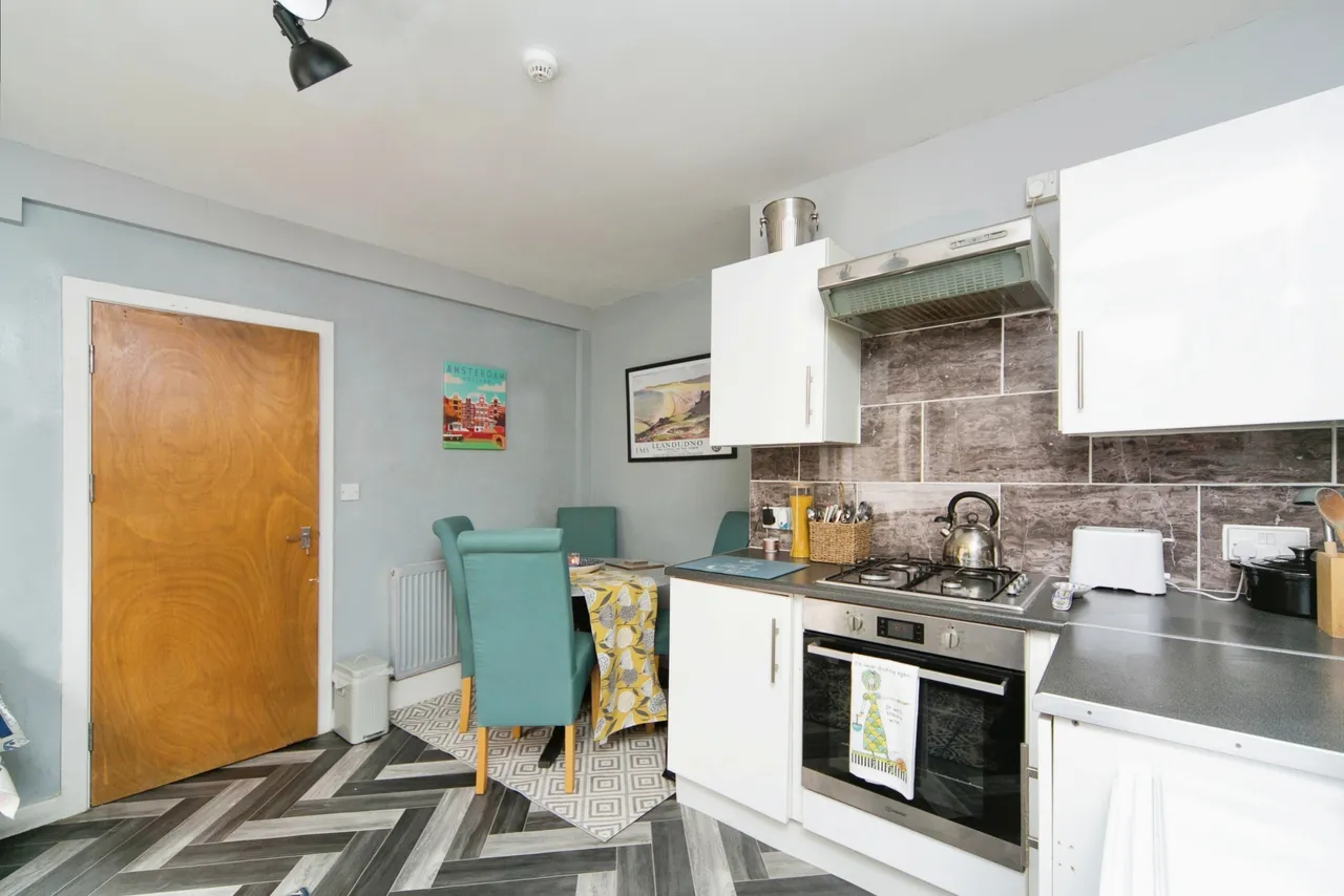 York Road, Colwyn Bay, LL29, photo 5