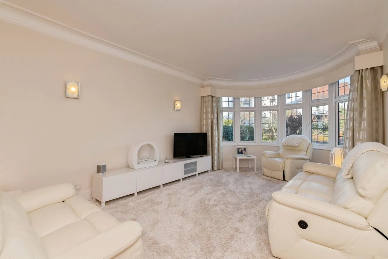 Burges Terrace, Thorpe Bay, Essex, SS1, photo 2