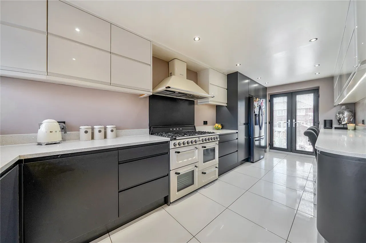 Surbiton Road, Newton Heath, M40, photo 7
