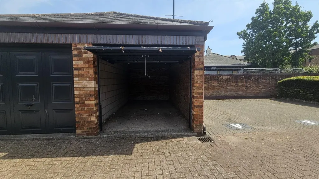 Garages 158 & 159, Chatterton Street, Redcliffe, Bristol, BS1 6FB, photo 8
