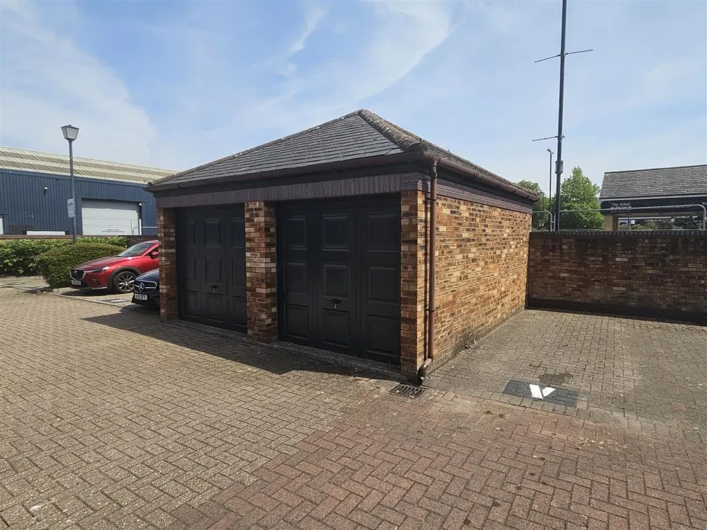 Garages 158 & 159, Chatterton Street, Redcliffe, Bristol, BS1 6FB, photo 5