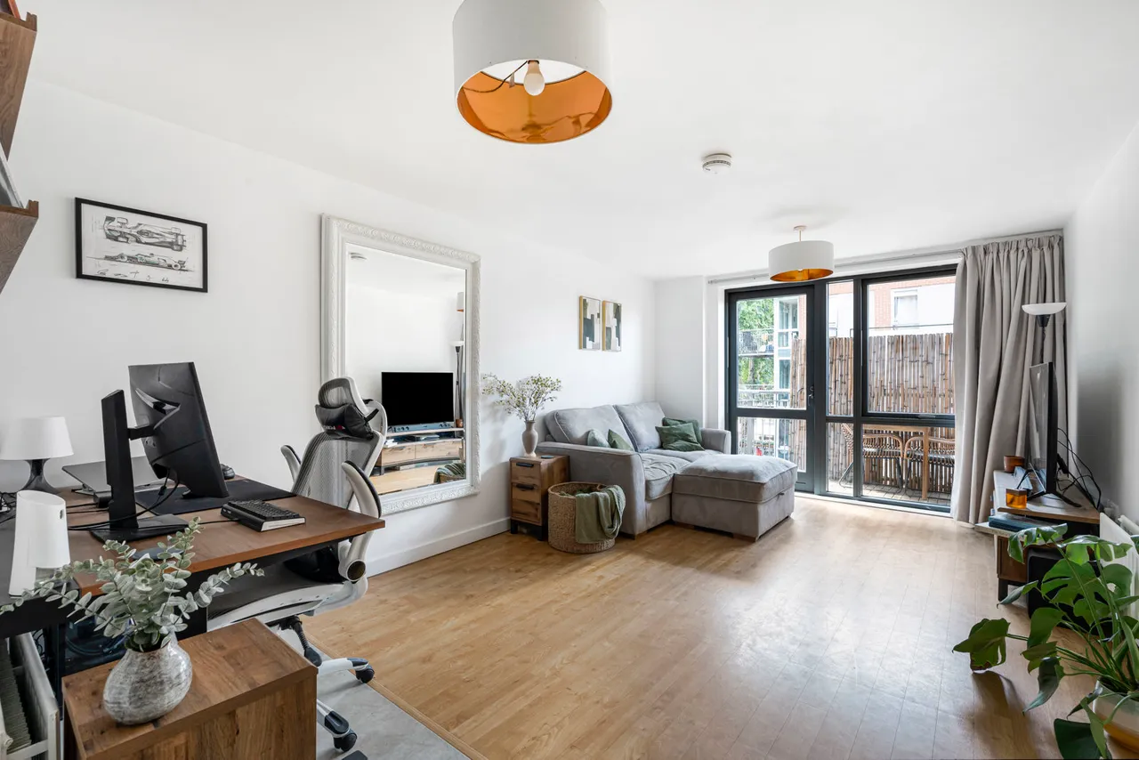 1 bed flat for sale, Southwold Road, London, E5