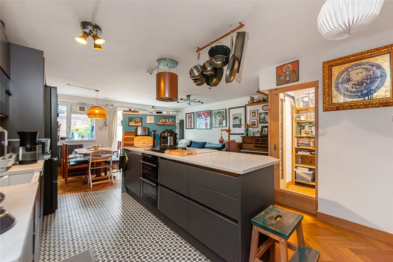 2 bed flat for sale, Lazar Walk, Finsbury Park
