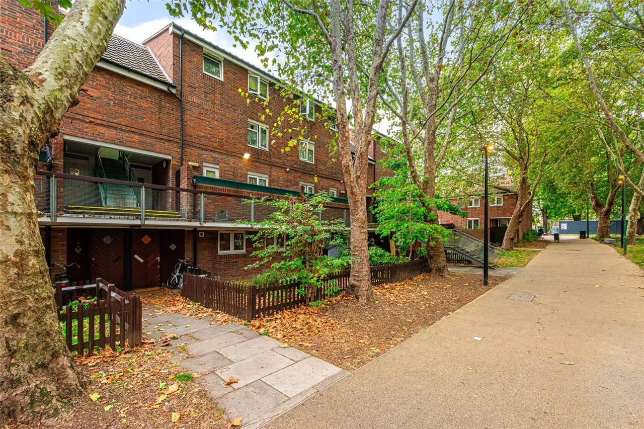 Lazar Walk, Finsbury Park, photo 7