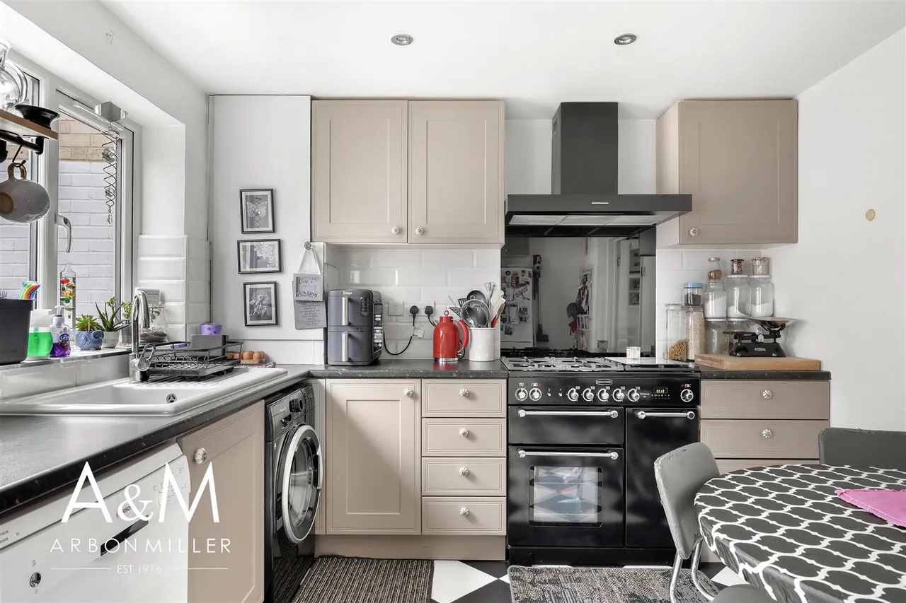 North Dene, Chigwell, Essex, IG75JT, photo 9
