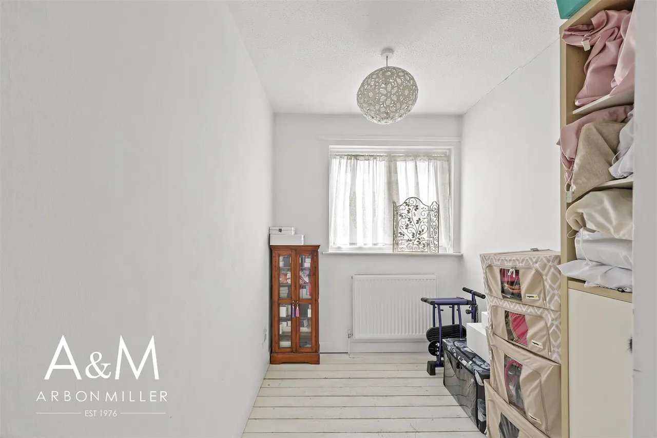 North Dene, Chigwell, Essex, IG75JT, photo 16