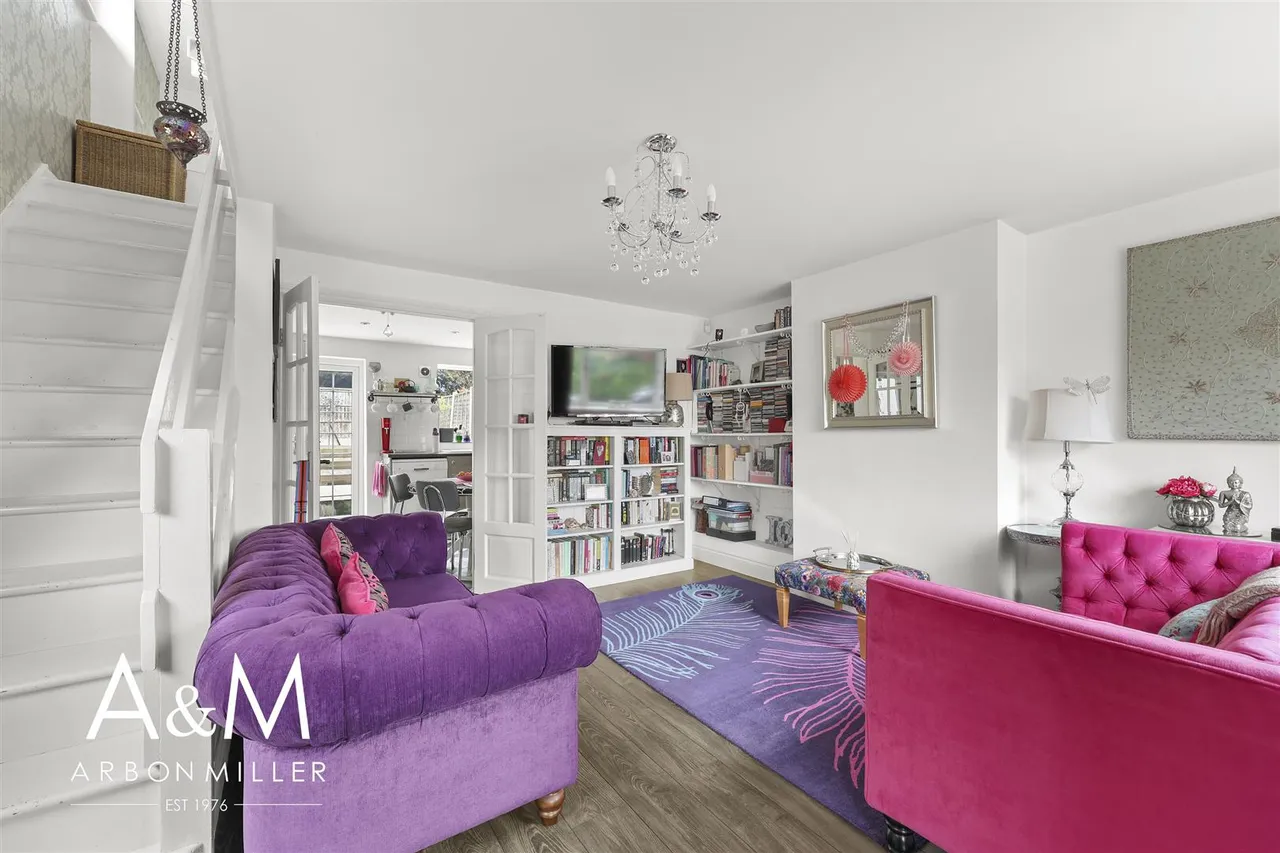 North Dene, Chigwell, Essex, IG75JT, photo 2