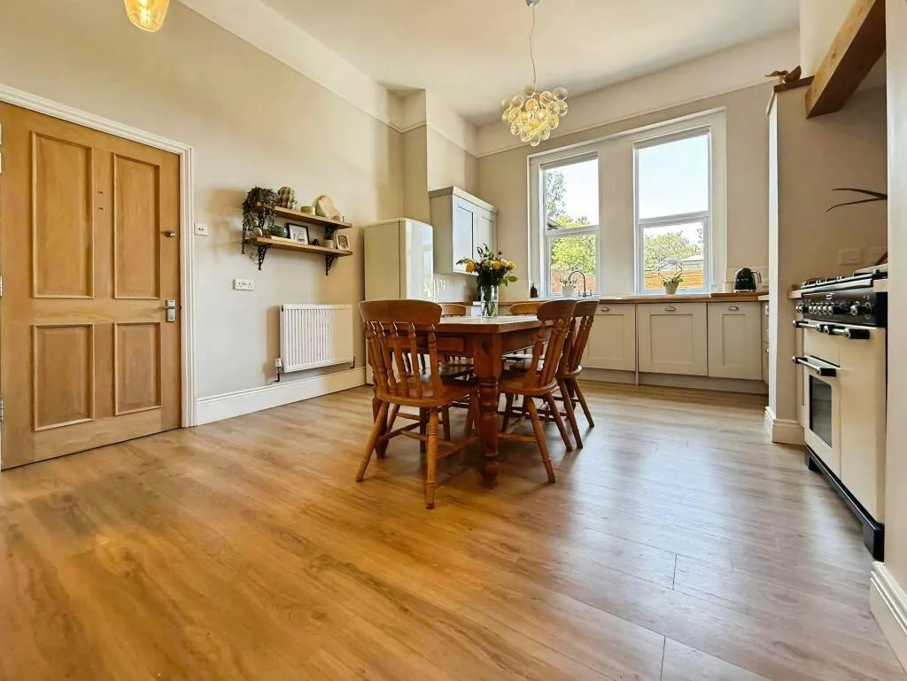 Crewe Road, Alsager, ST7, photo 5