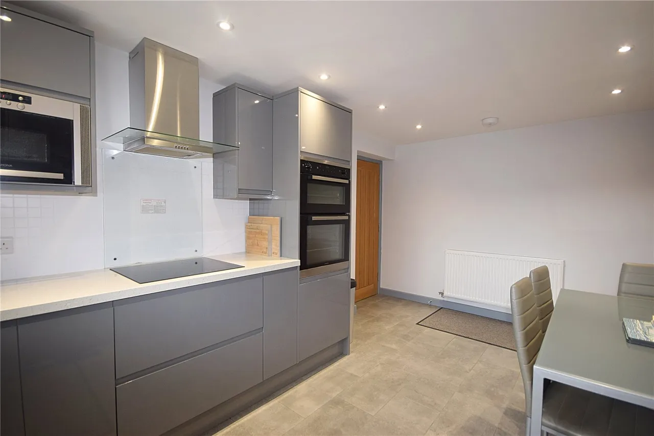 Warwick Place, Tywyn, photo 5