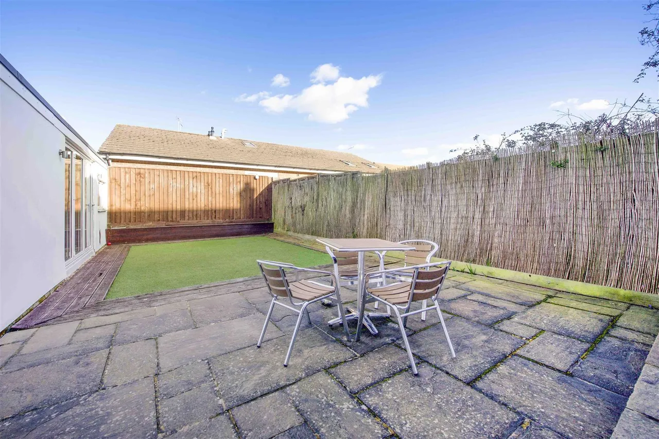Peel Close, Windsor, Berkshire, SL4 3NP, photo 10