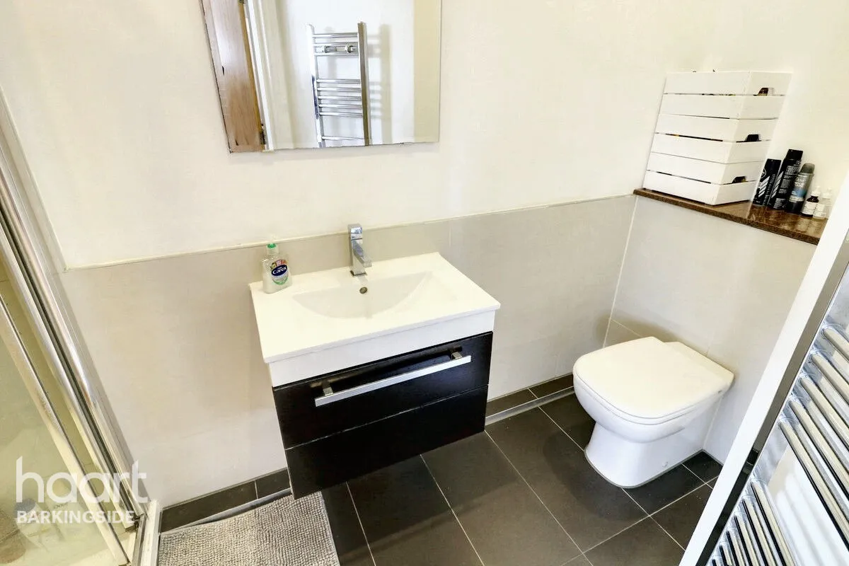 Cranbrook Road, Gants Hill, IG2, photo 5
