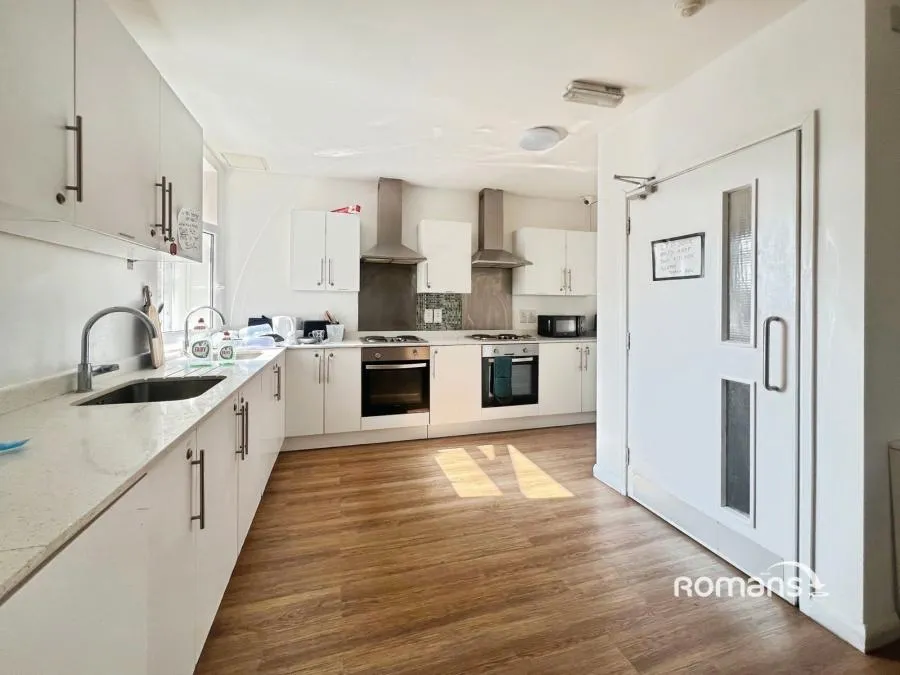 Crendon Street, High Wycombe, HP13, photo 4