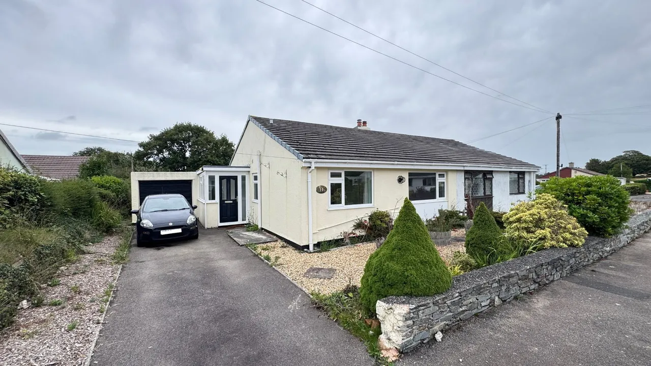 2 bed house for sale, Alexandra Drive, Bere Alston, PL20