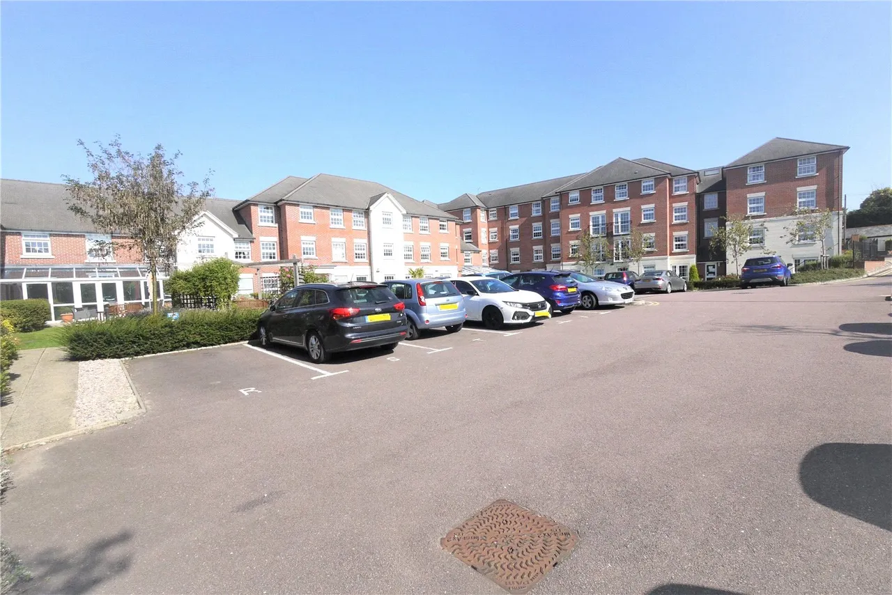 1 bed flat for sale, High Street, Ongar, CM5