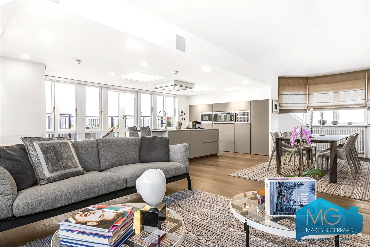 3 bed flat for sale, Kidderpore Avenue, Hampstead, NW3