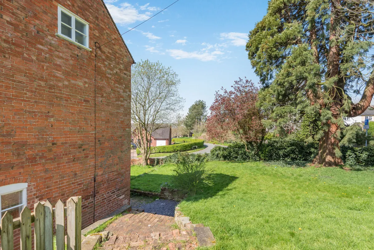 Smithy Lane, Hixon Stafford, ST18, photo 31