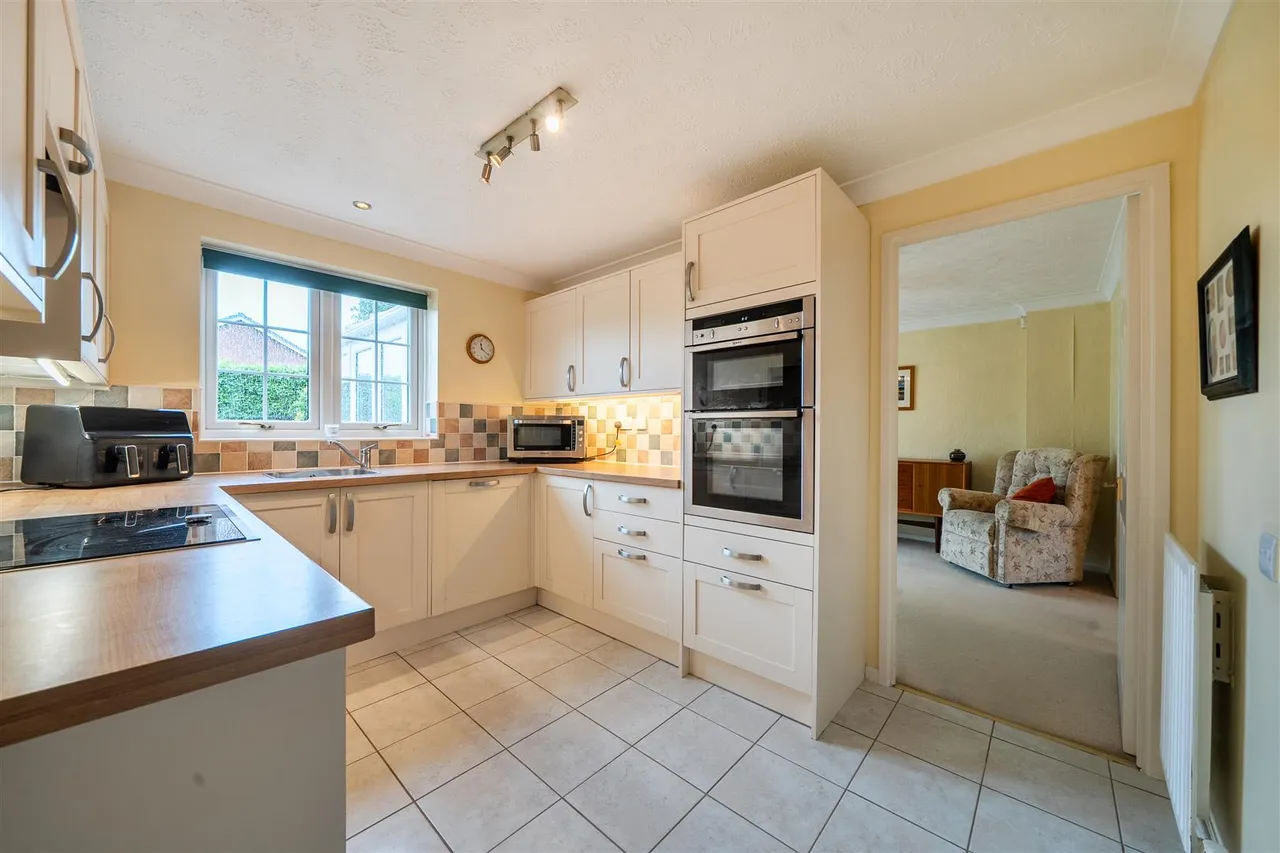 Corvette Avenue, Warsash, photo 4
