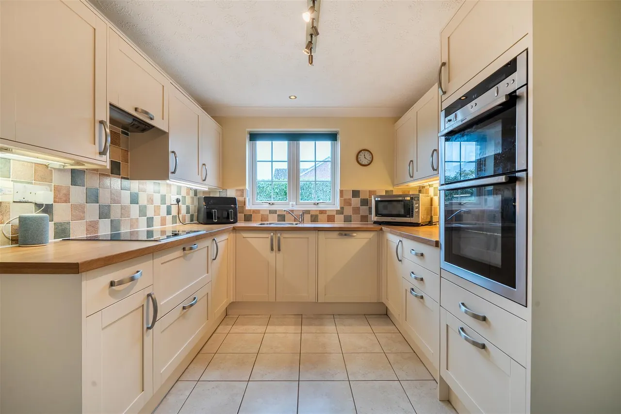 Corvette Avenue, Warsash, photo 8