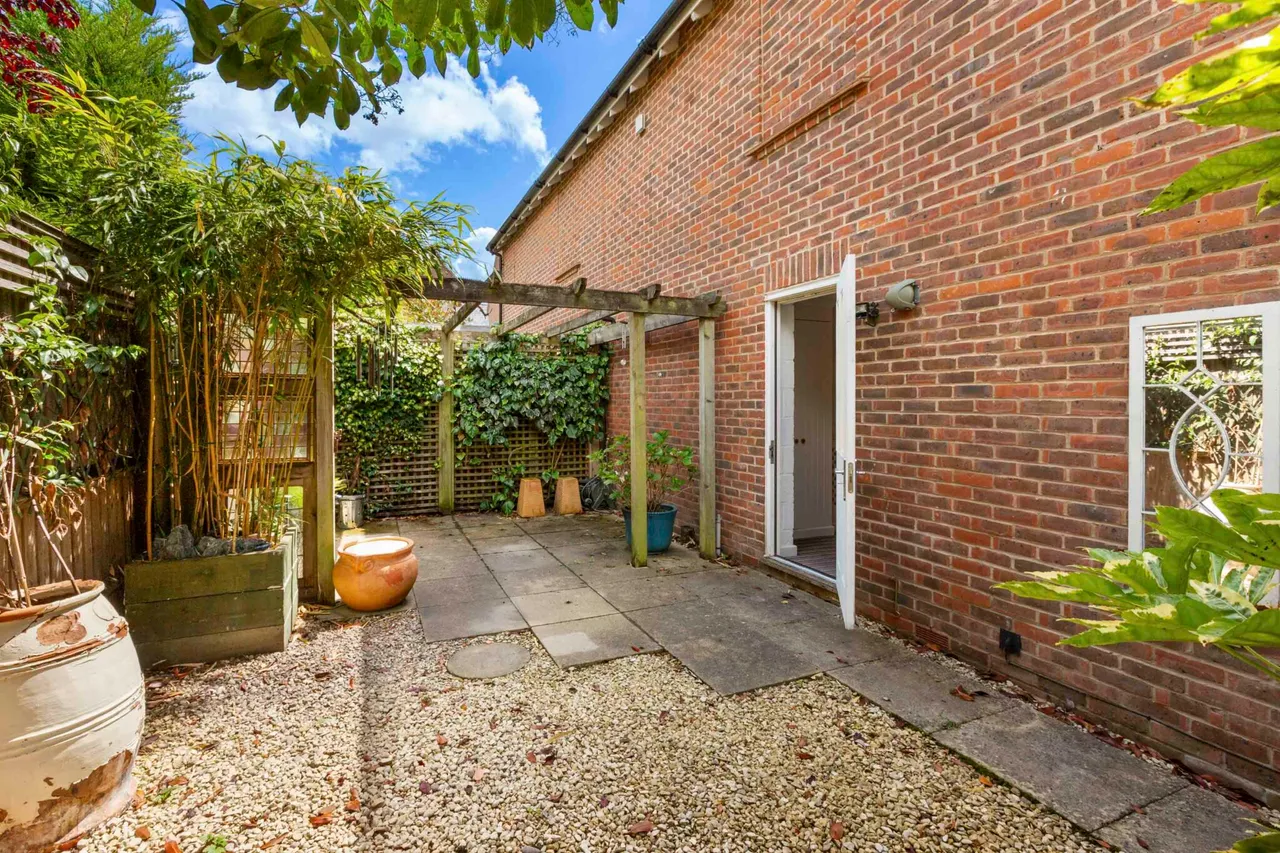St. Dunstans Close, Monks Risborough, HP27, photo 12