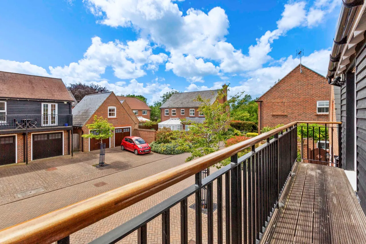 St. Dunstans Close, Monks Risborough, HP27, photo 11