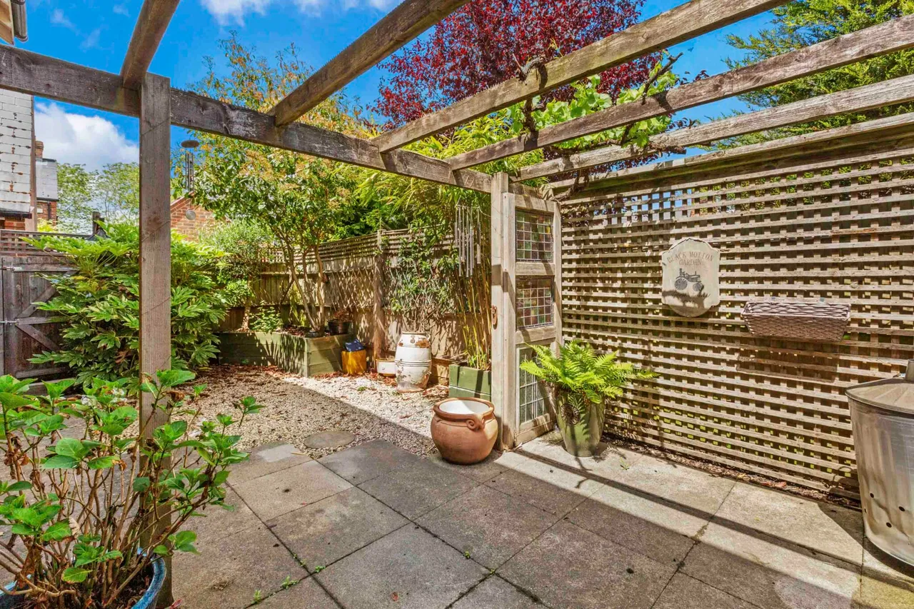 St. Dunstans Close, Monks Risborough, HP27, photo 3