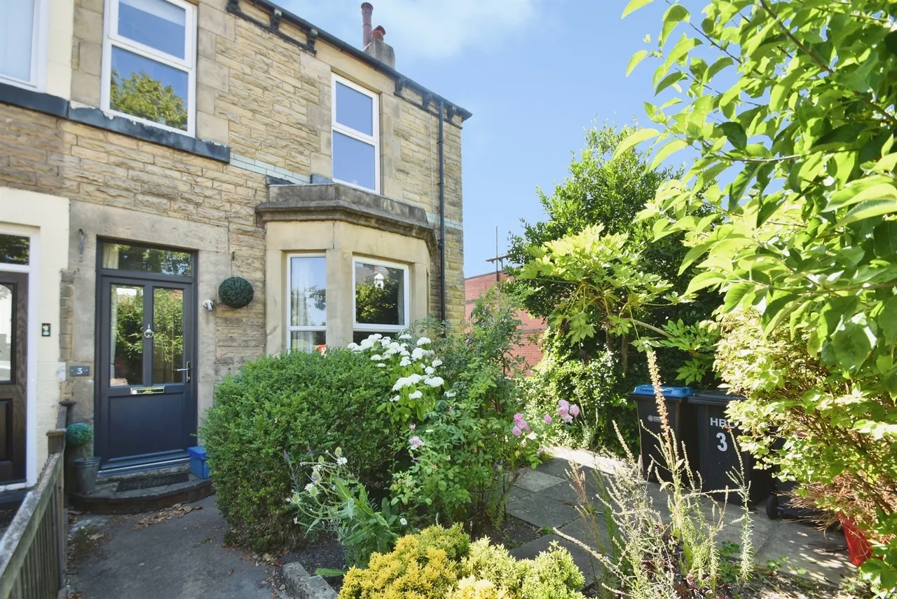 3 bed house for sale — The Avenue, Harrogate
