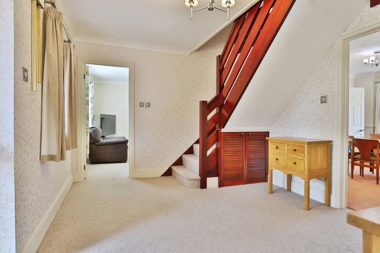 Fitzwilliam Close, Bearwood, BH11, photo 10