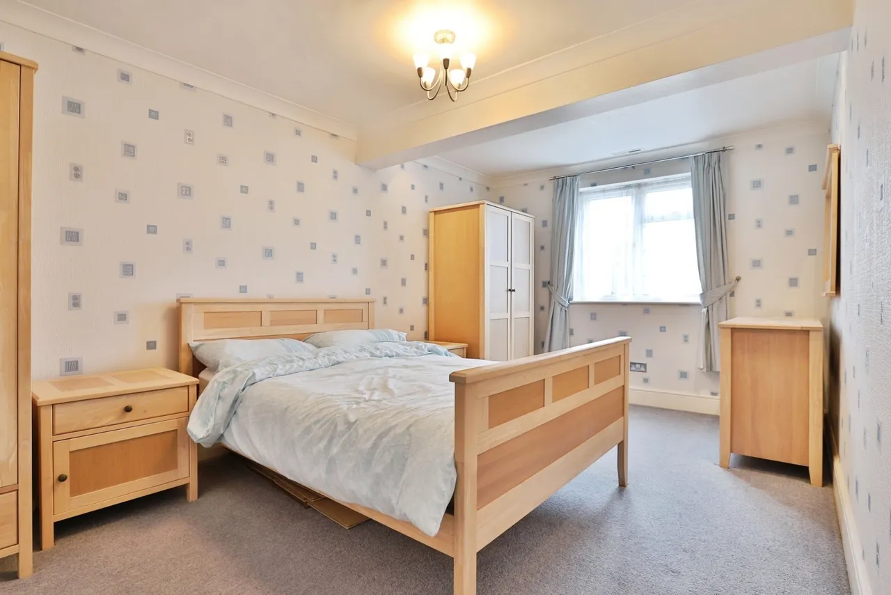 Fitzwilliam Close, Bearwood, BH11, photo 15
