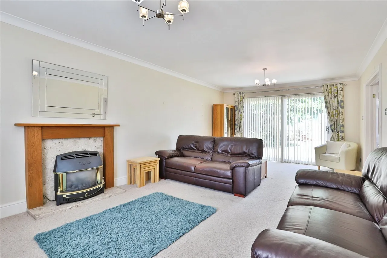 Fitzwilliam Close, Bearwood, BH11, photo 6