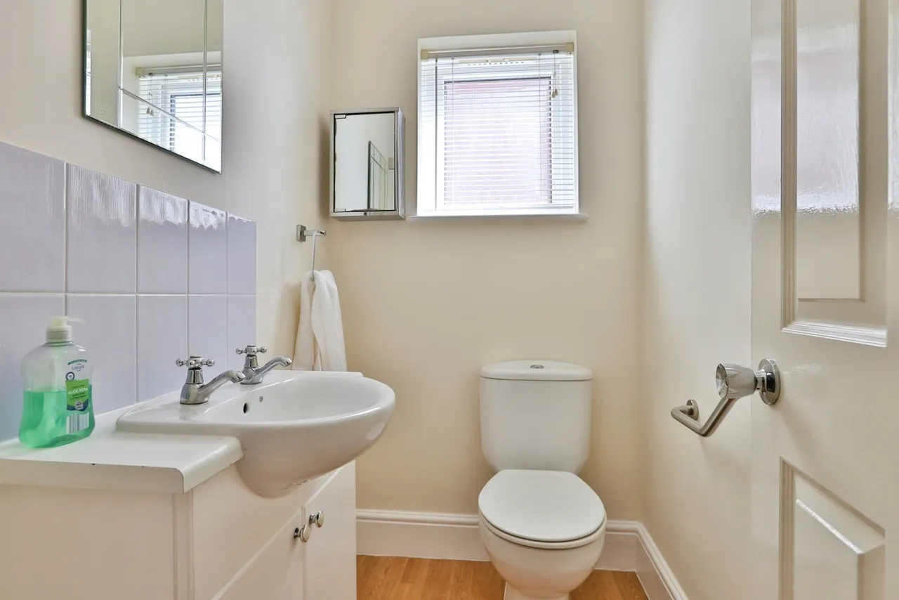 Fitzwilliam Close, Bearwood, BH11, photo 9