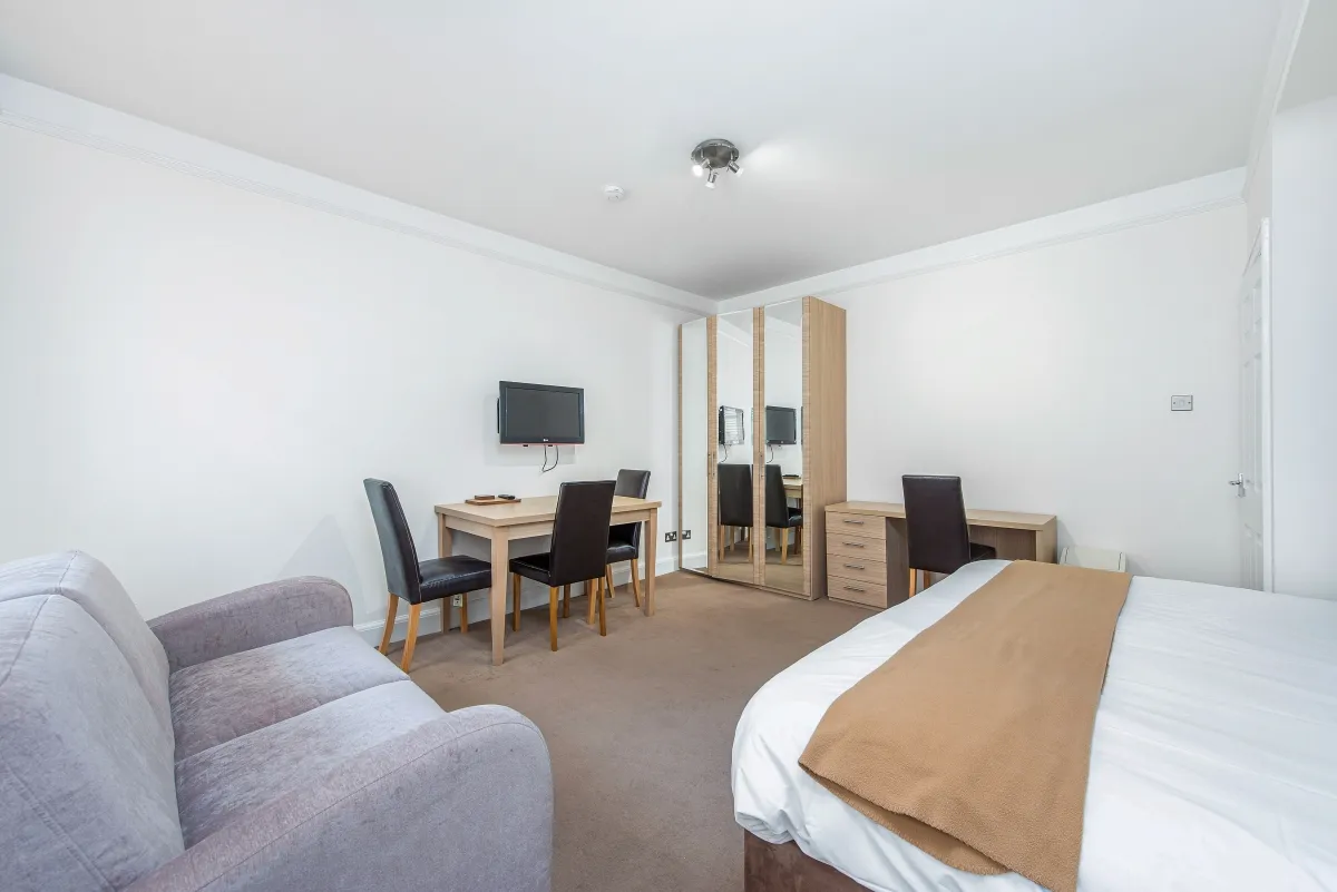 Upper Woburn Place, London, WC1H, photo 4