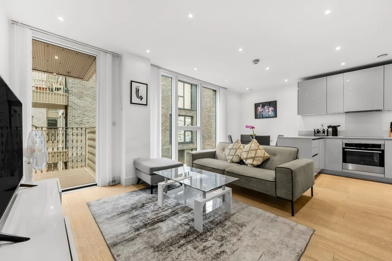 2 bed flat for sale, Rochester Place, London, NW1