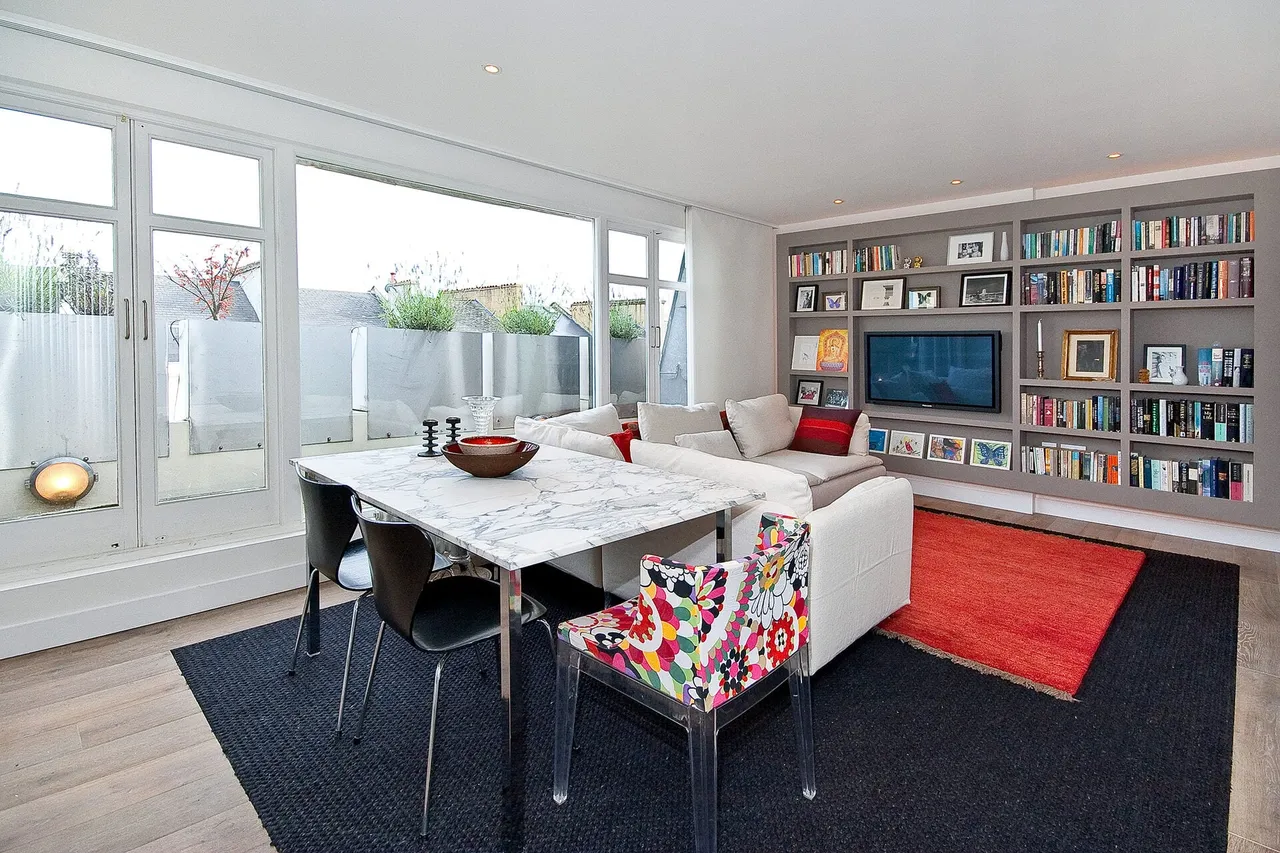 2 bed flat to rent, Warrington Crescent, London, W9