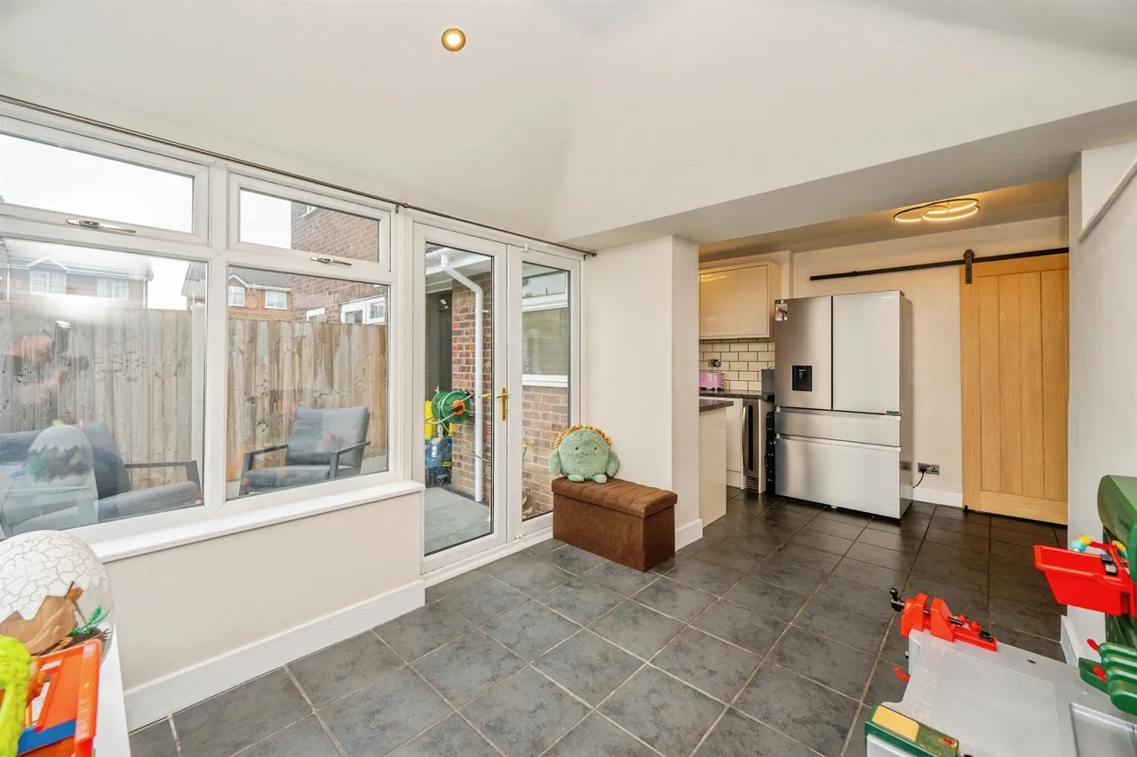 Highgrove Close, Stretton, DE13, photo 9