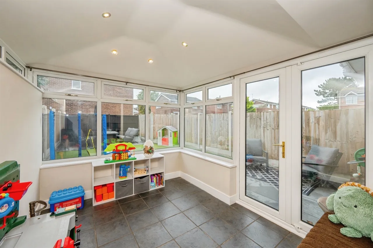 Highgrove Close, Stretton, DE13, photo 10