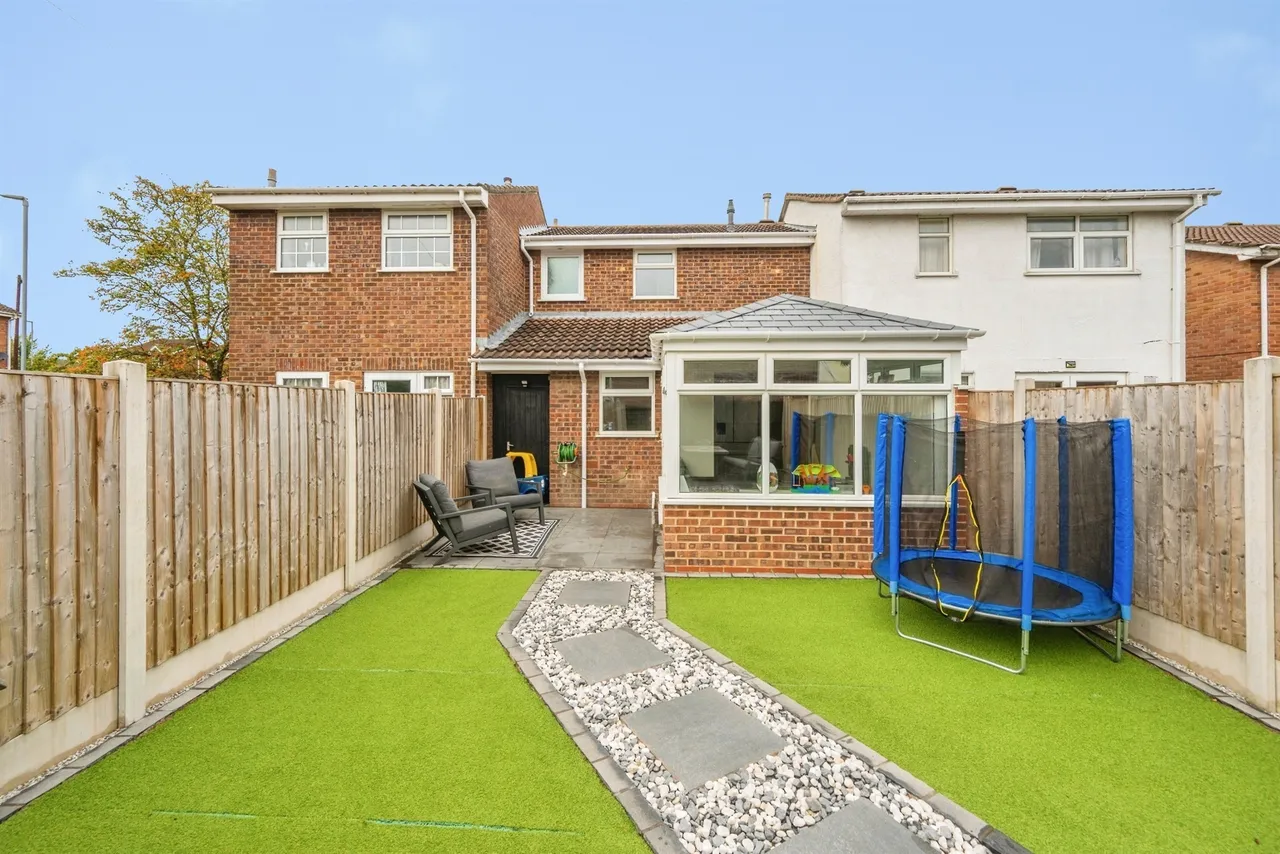 Highgrove Close, Stretton, DE13, photo 25