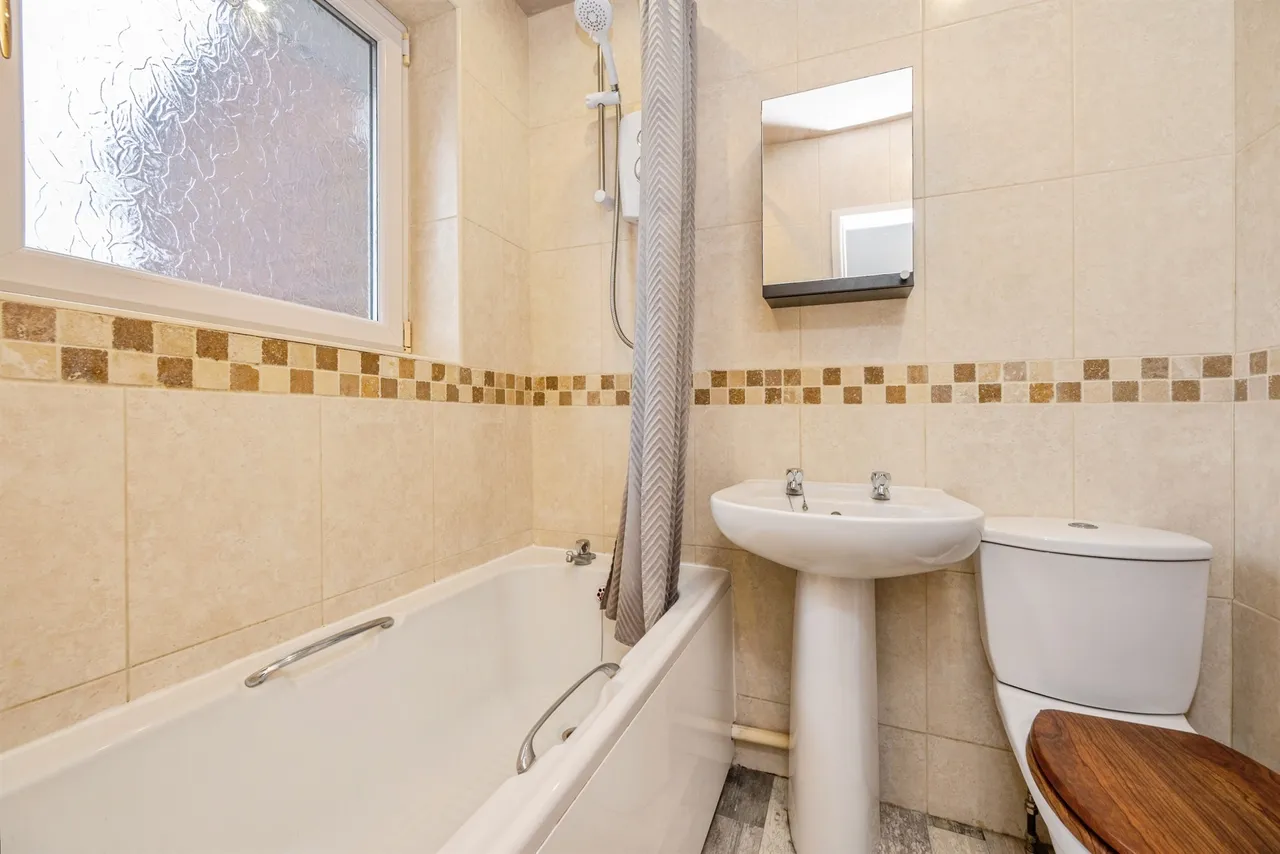 Highgrove Close, Stretton, DE13, photo 21