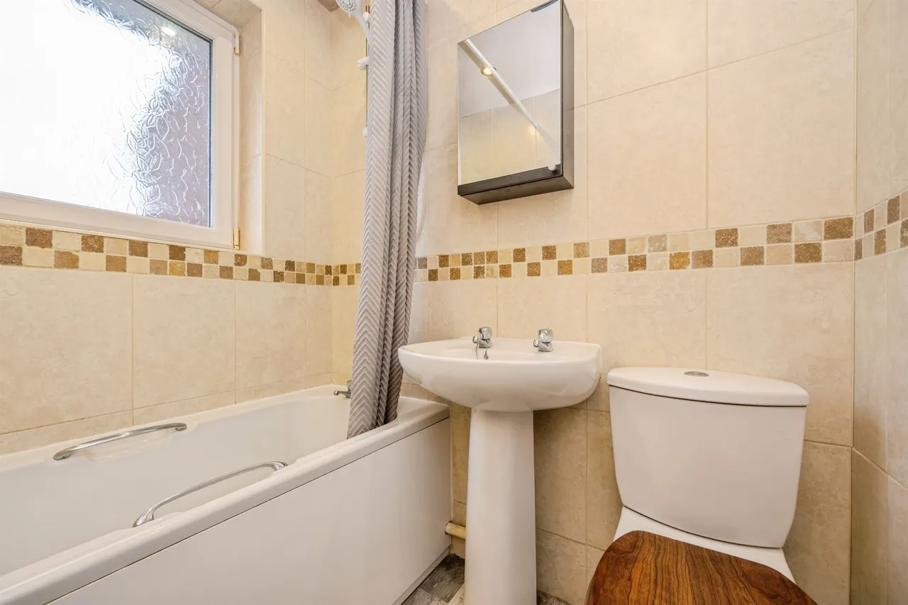 Highgrove Close, Stretton, DE13, photo 22
