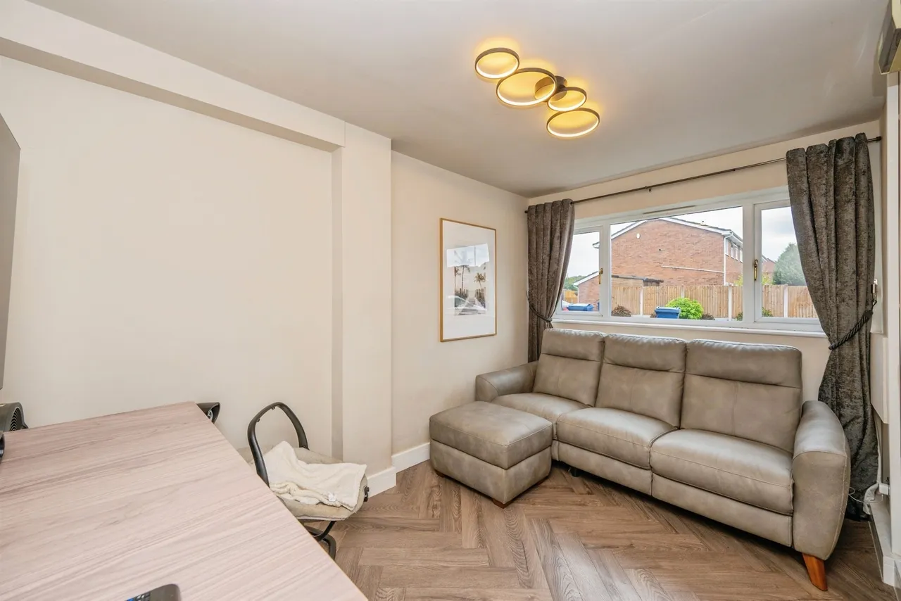 Highgrove Close, Stretton, DE13, photo 4
