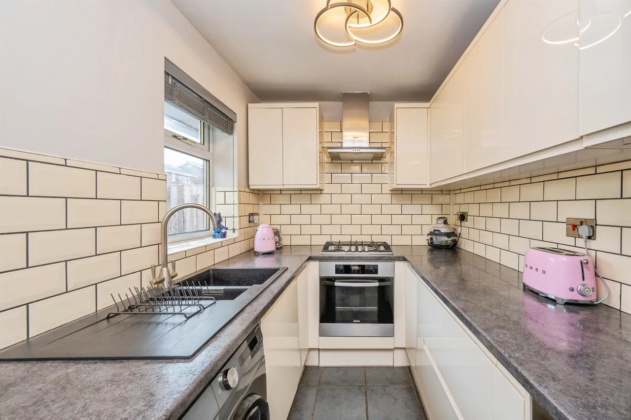 Highgrove Close, Stretton, DE13, photo 12