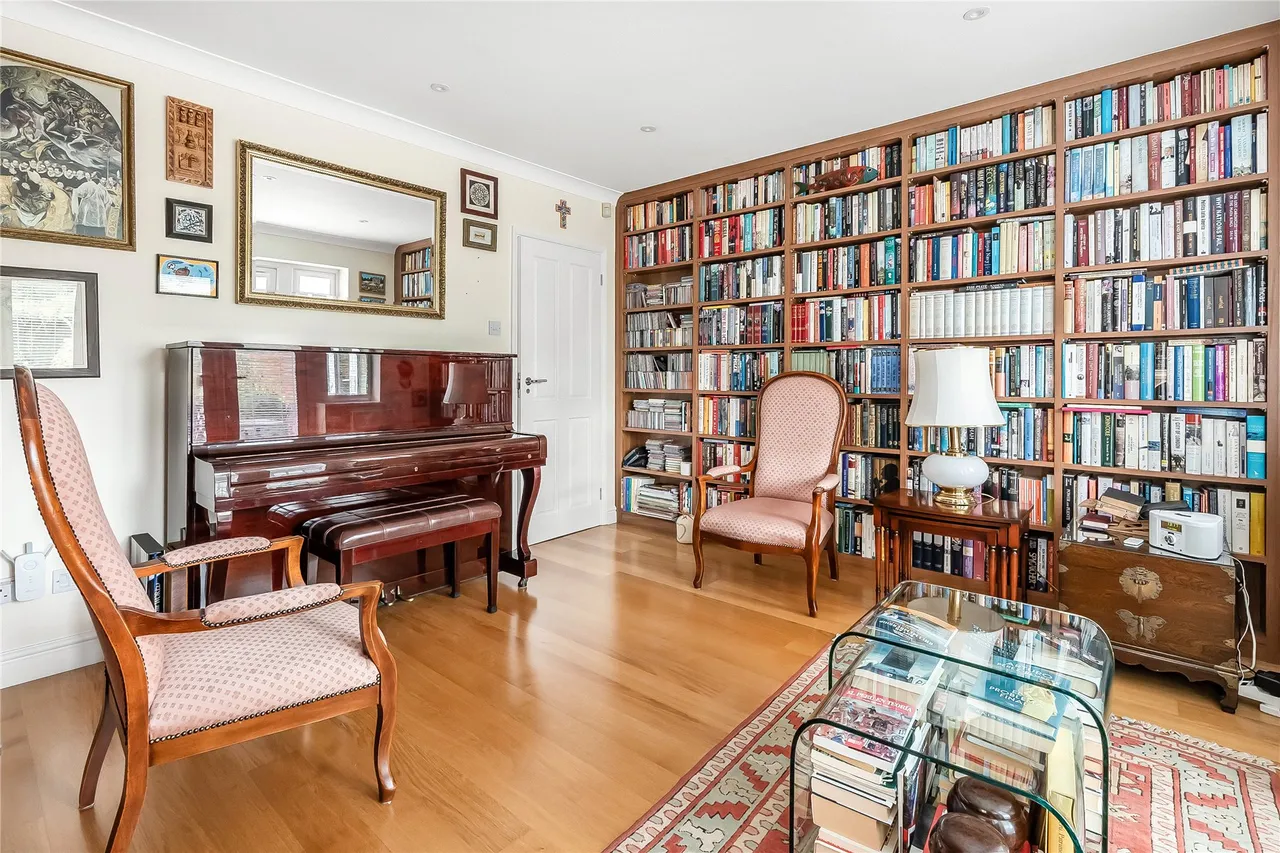 Gateways, Guildford, GU1, photo 11