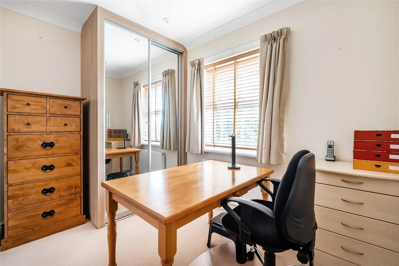 Gateways, Guildford, GU1, photo 26